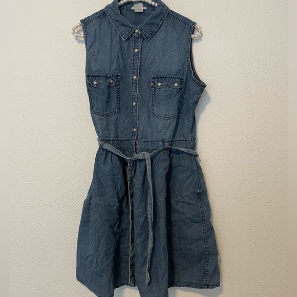 Levi's Dresses & Skirts - Levi’s Pearl Snap Button Down Denim Sleeveless Dress with Belt, Southern Belle